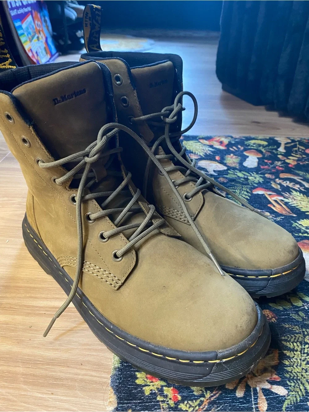 Dr. Martens Men's Tan/Brown Leather Lace-Up Boots